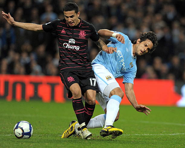 并依托于一 并依托于一