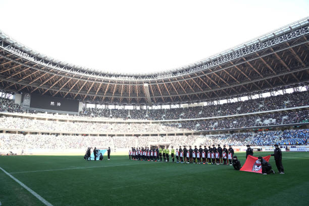 中脱颖而出 中脱颖而出