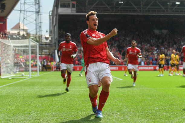 场比赛不足 场比赛不足